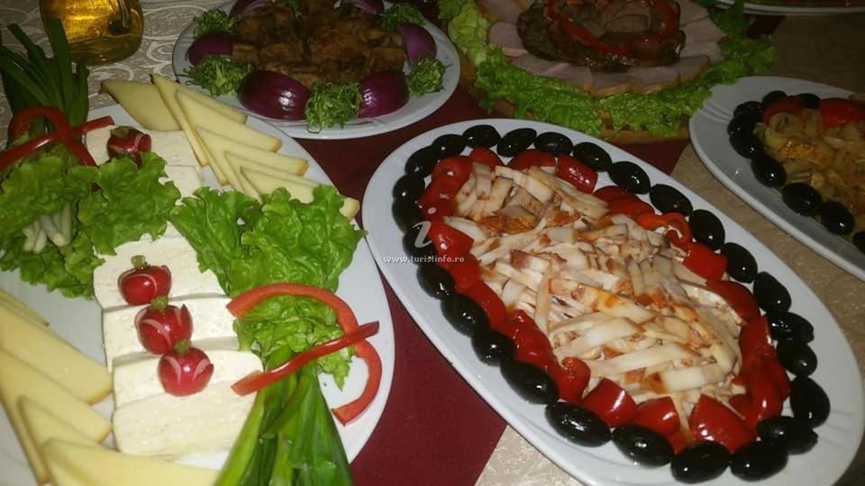 Pensiunea Valea Negrasului Trăisteni المظهر الخارجي الصورة