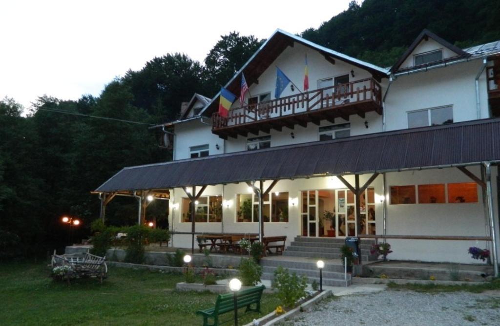 Pensiunea Valea Negrasului Trăisteni المظهر الخارجي الصورة
